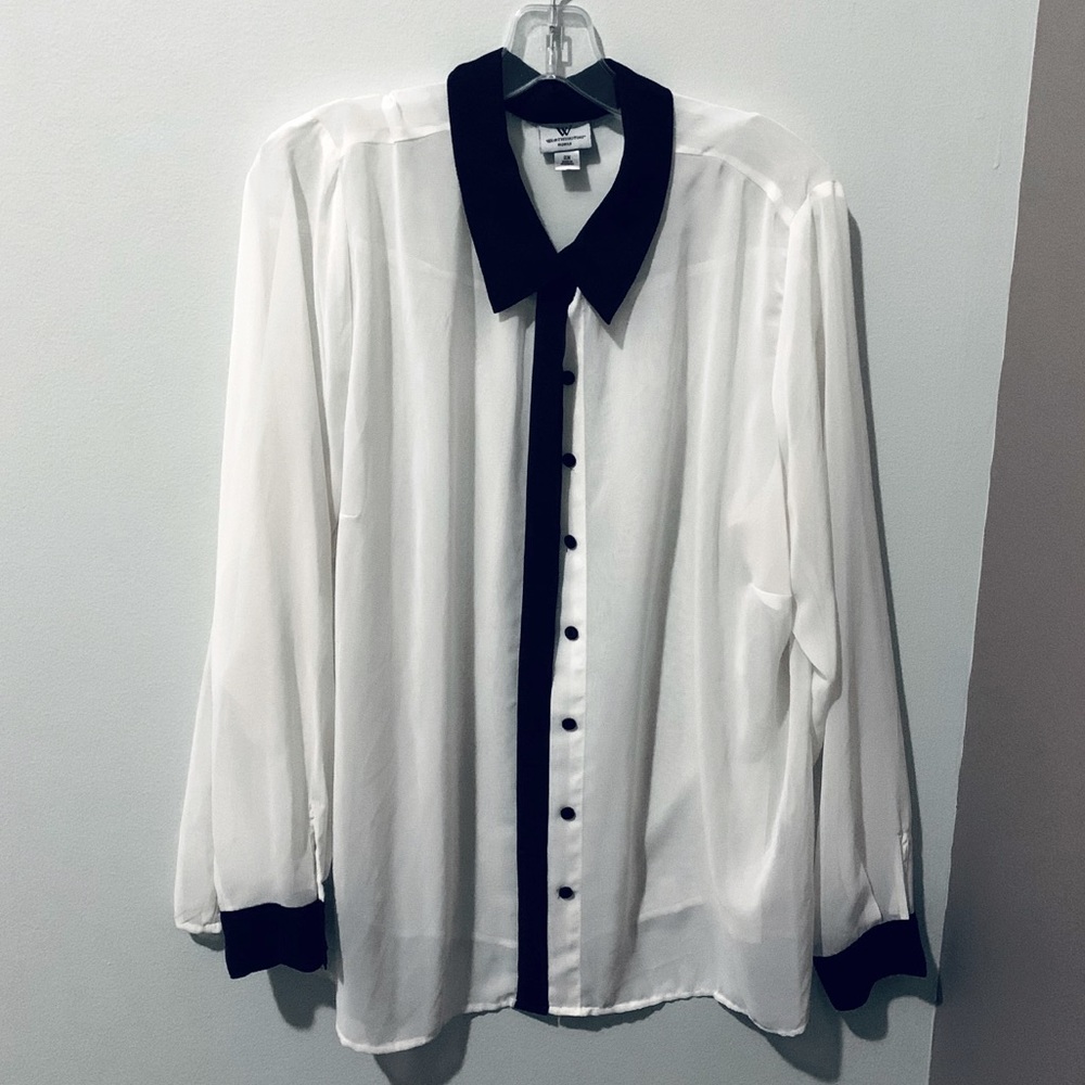 XXL Shear Button-up Blouse